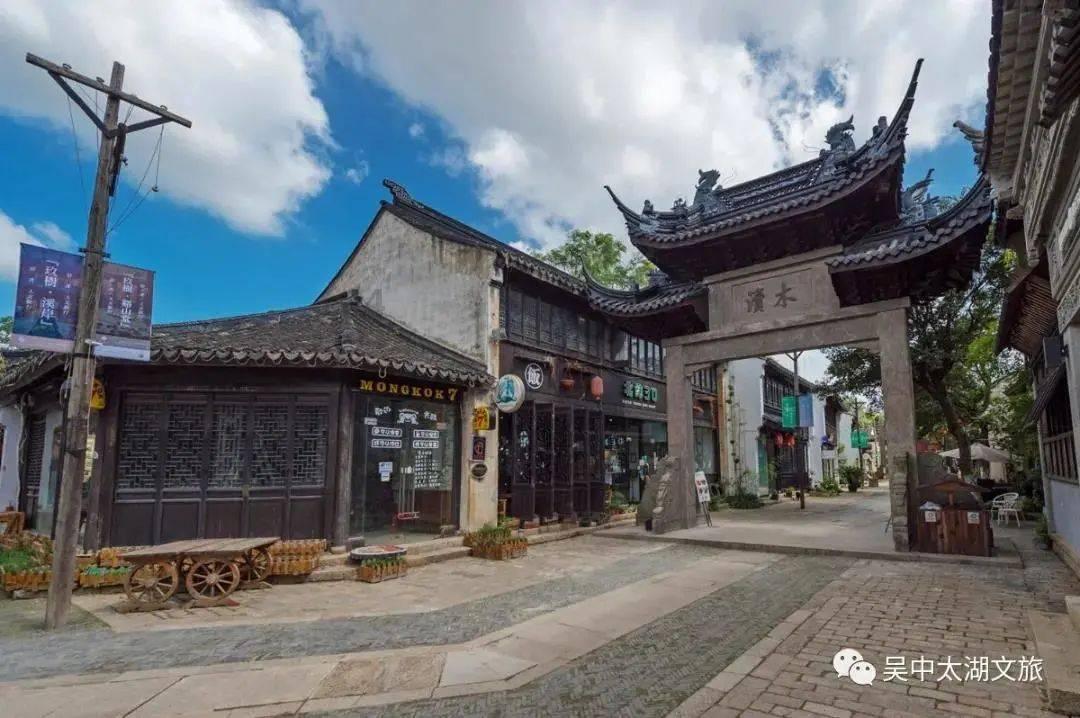 《三侠剑》最有意思的细节,康熙大帝皇宫的防御之差犹如自由市场